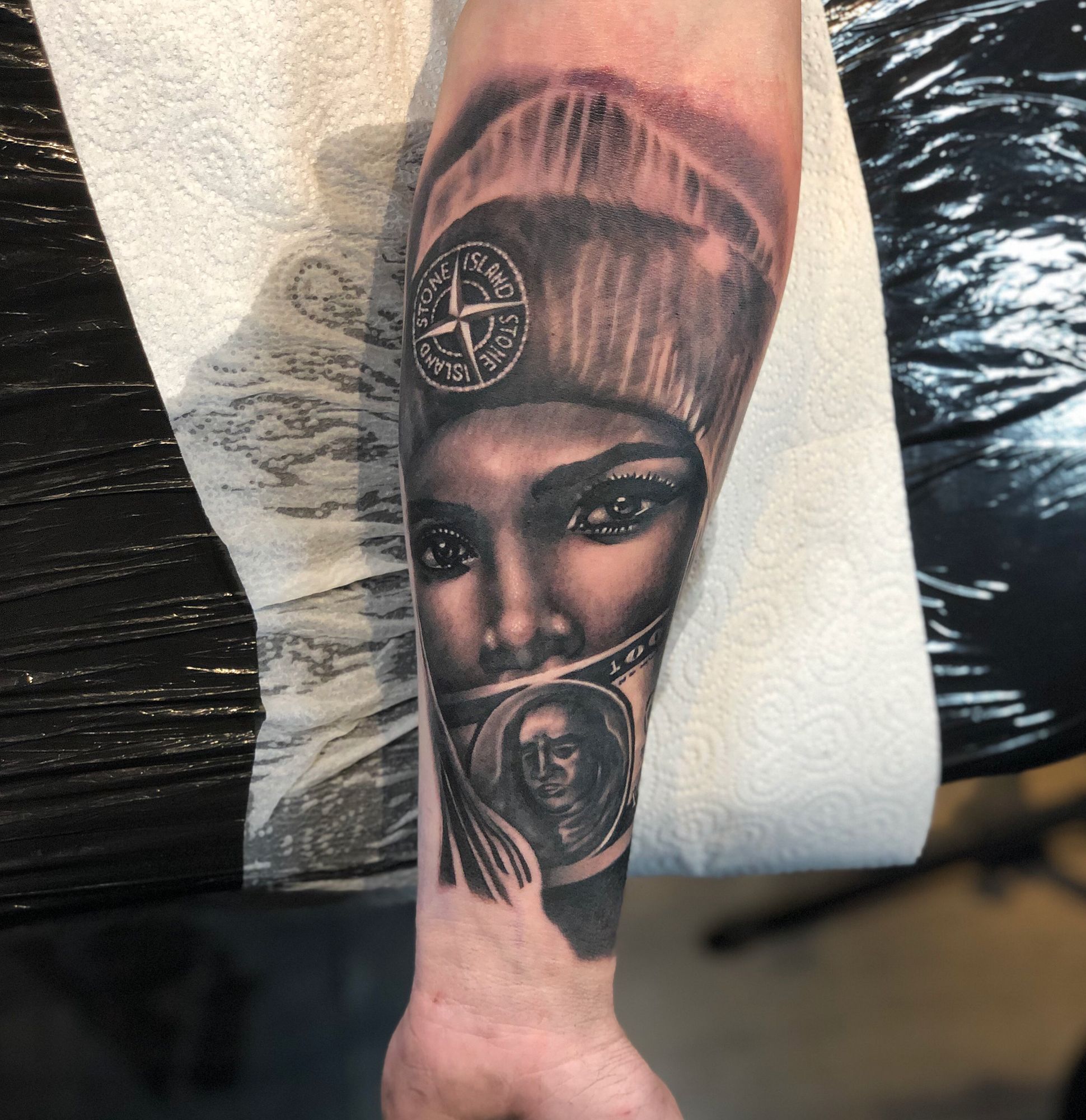 Black Circle Tattoo Studio